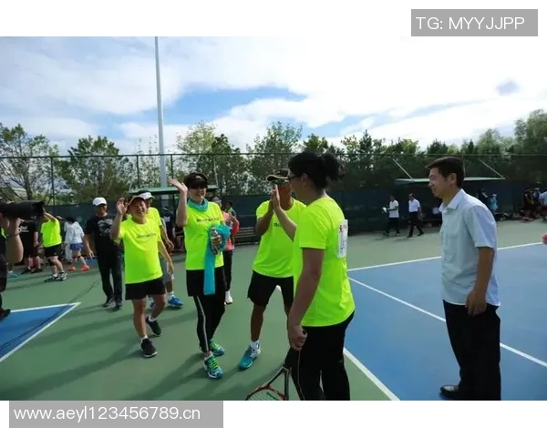 游泳争霸赛激烈角逐,各路高手齐聚一堂展开速度与技巧的巅峰对决